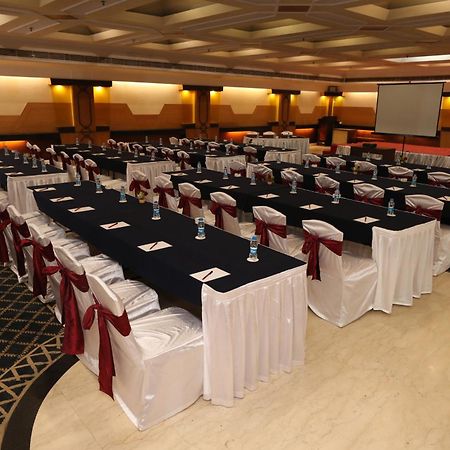 The Piccadily Hotel Lucknow Ngoại thất bức ảnh