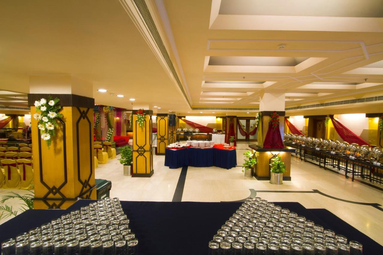 The Piccadily Hotel Lucknow Ngoại thất bức ảnh