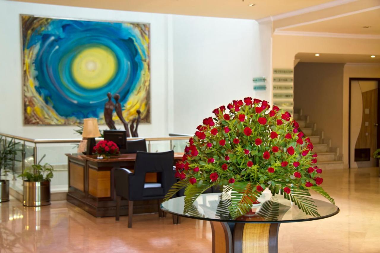 The Piccadily Hotel Lucknow Ngoại thất bức ảnh