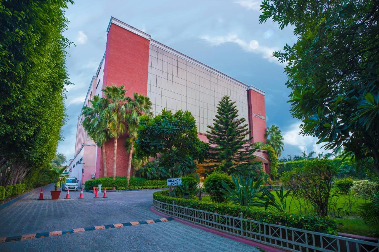 The Piccadily Hotel Lucknow Ngoại thất bức ảnh