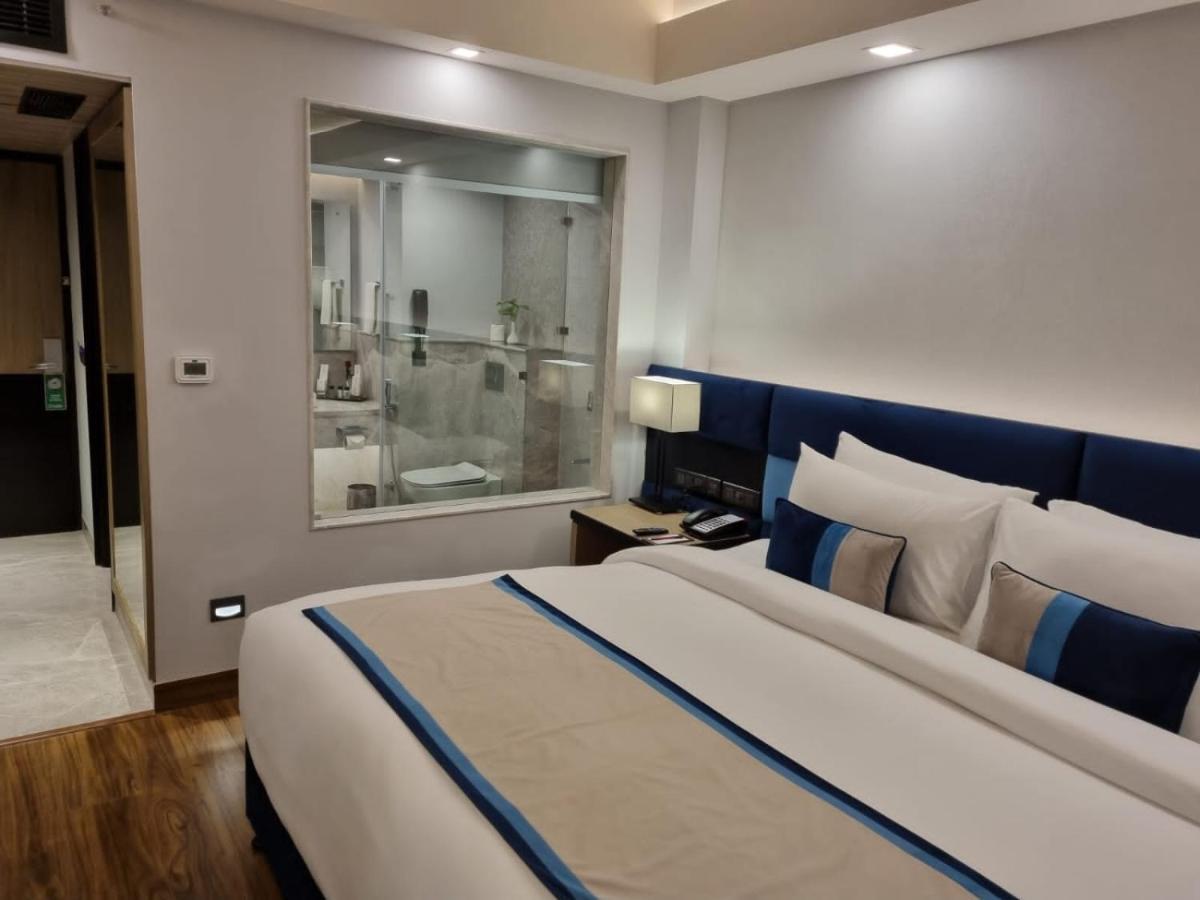The Piccadily Hotel Lucknow Ngoại thất bức ảnh