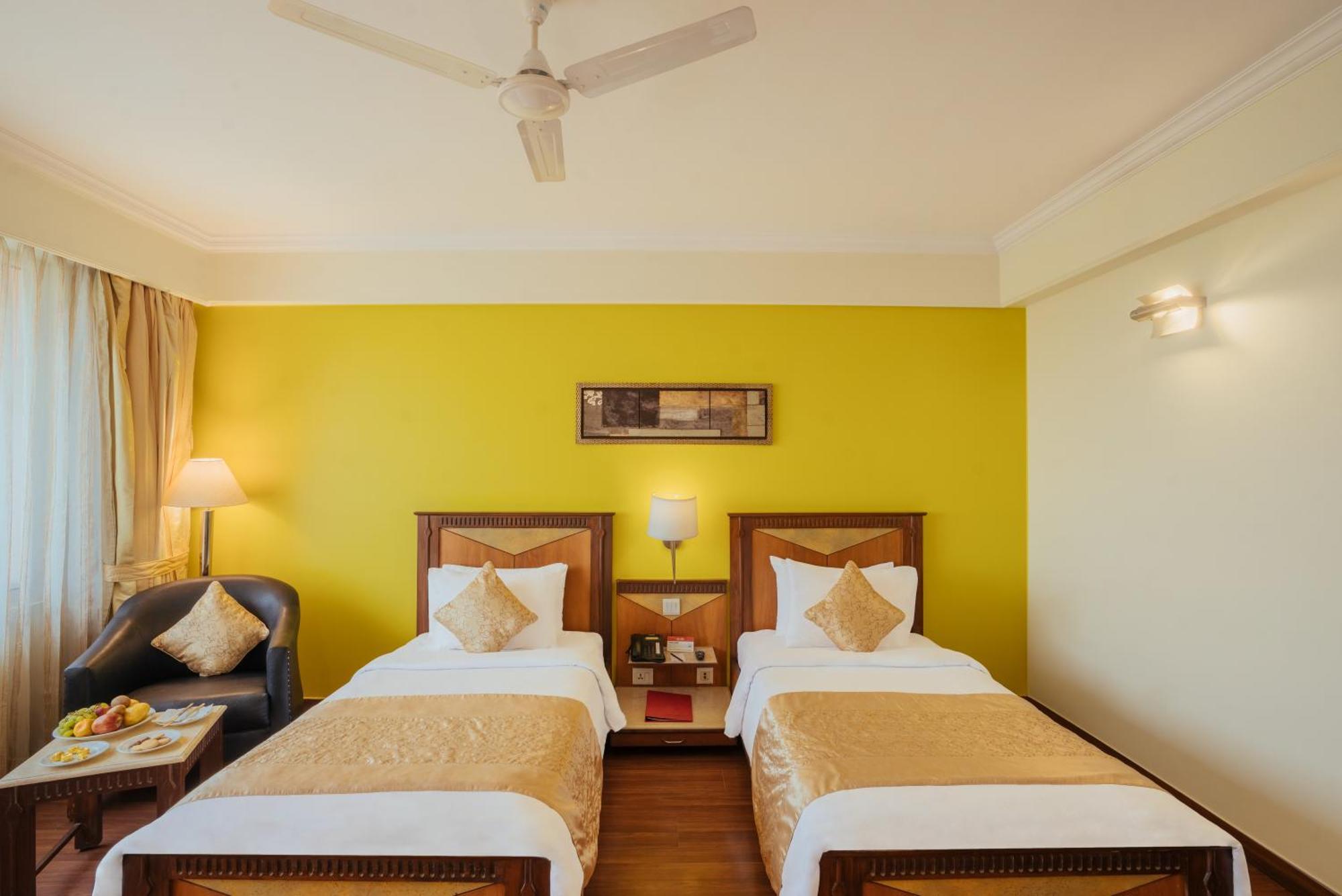 The Piccadily Hotel Lucknow Ngoại thất bức ảnh