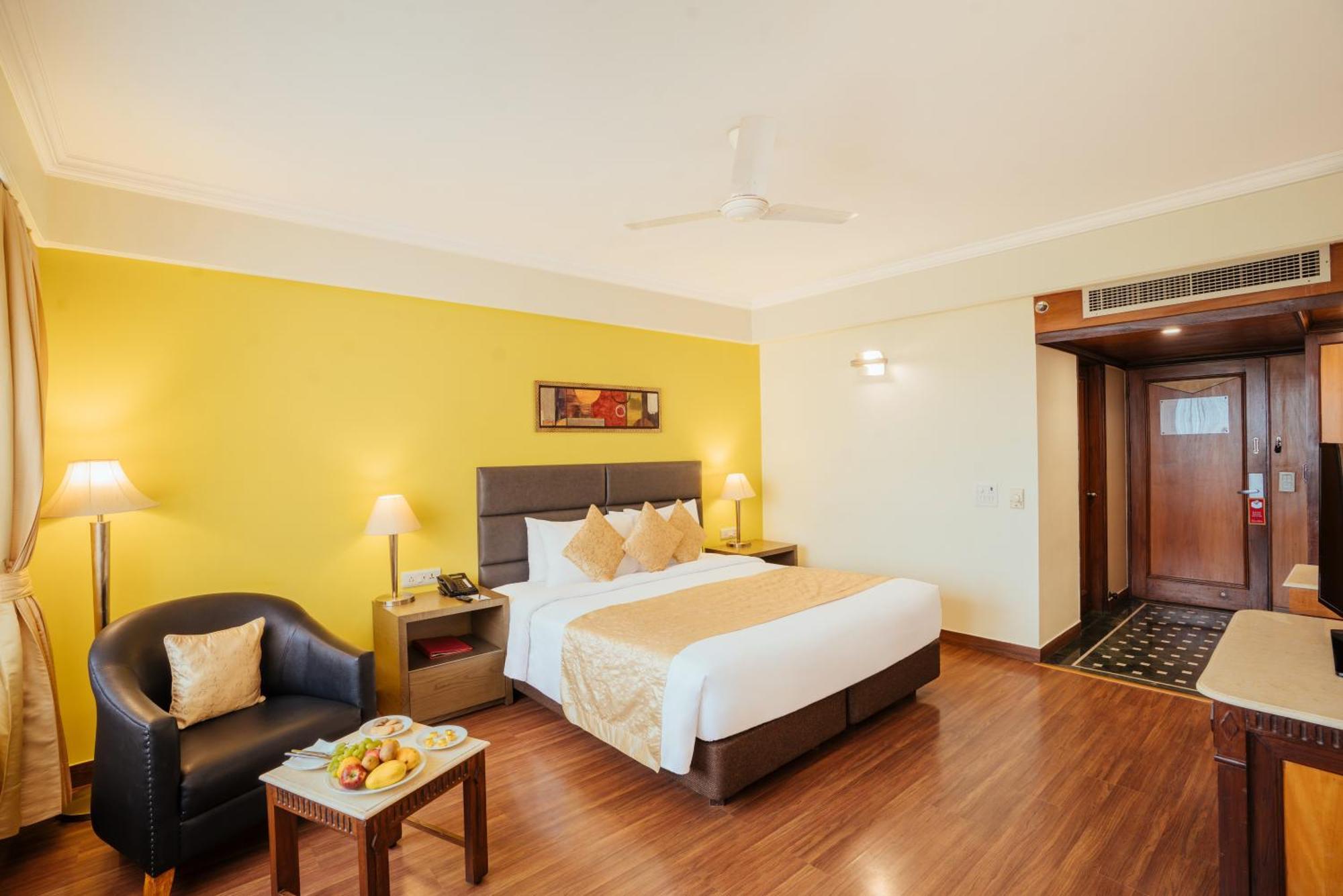 The Piccadily Hotel Lucknow Ngoại thất bức ảnh