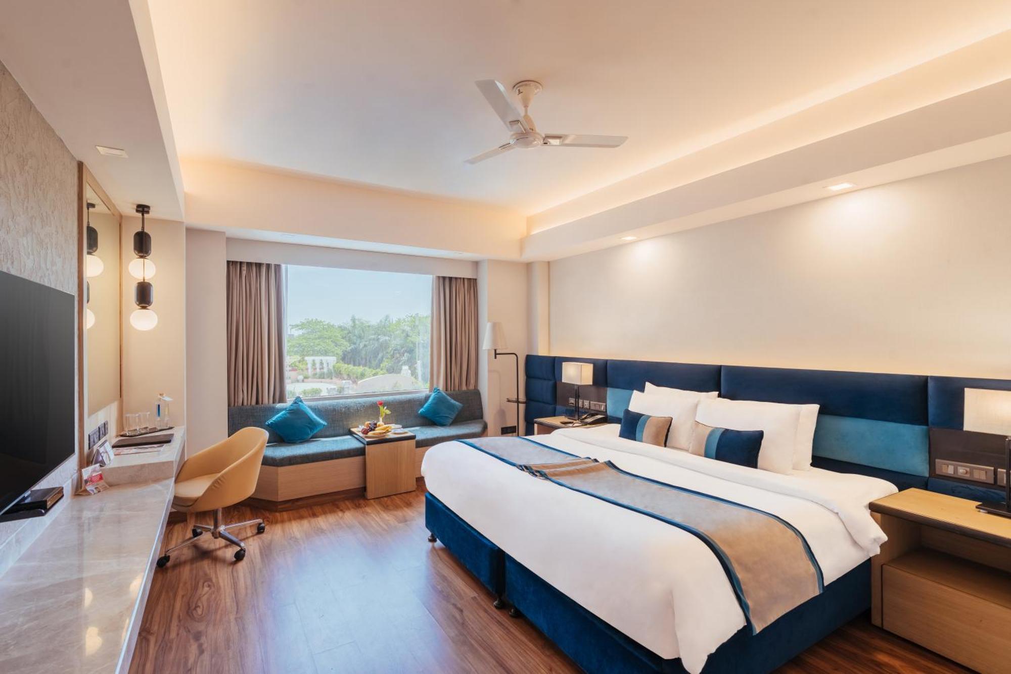 The Piccadily Hotel Lucknow Ngoại thất bức ảnh