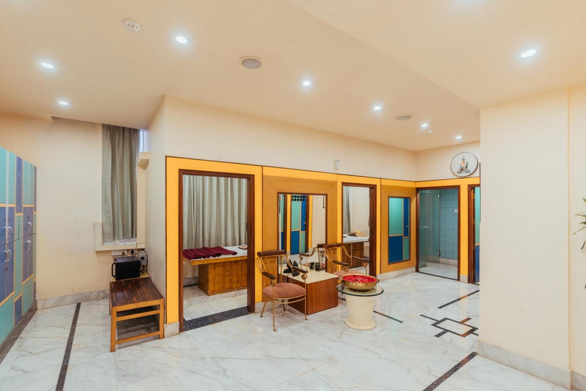 The Piccadily Hotel Lucknow Ngoại thất bức ảnh