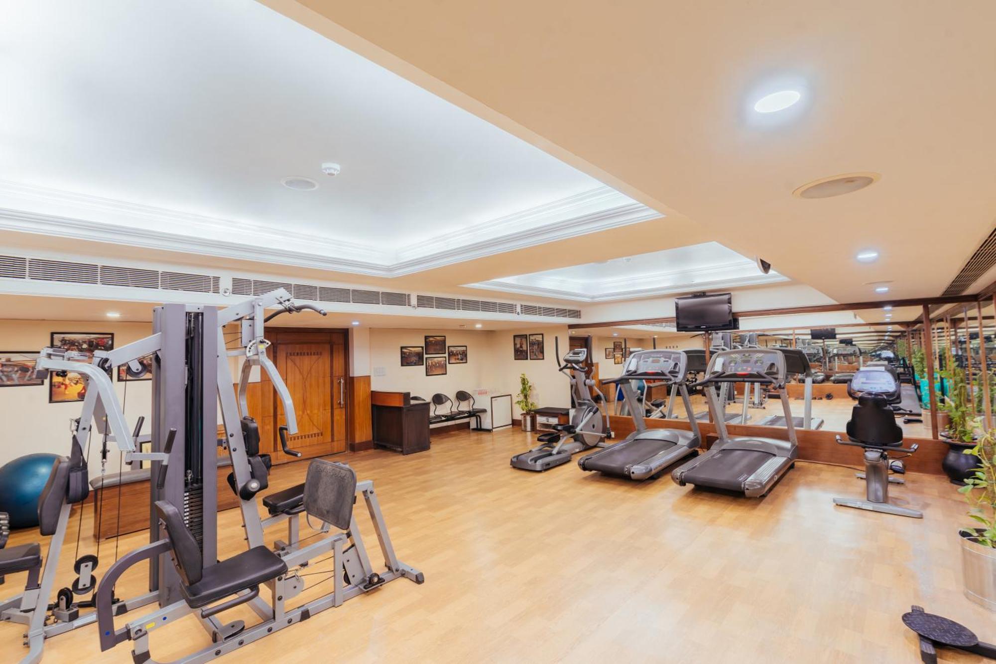 The Piccadily Hotel Lucknow Ngoại thất bức ảnh